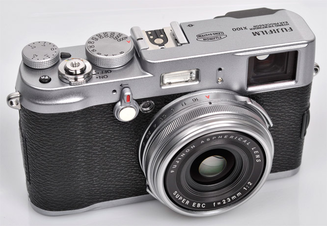 fujifilm-finepix-x100-on-angle-666